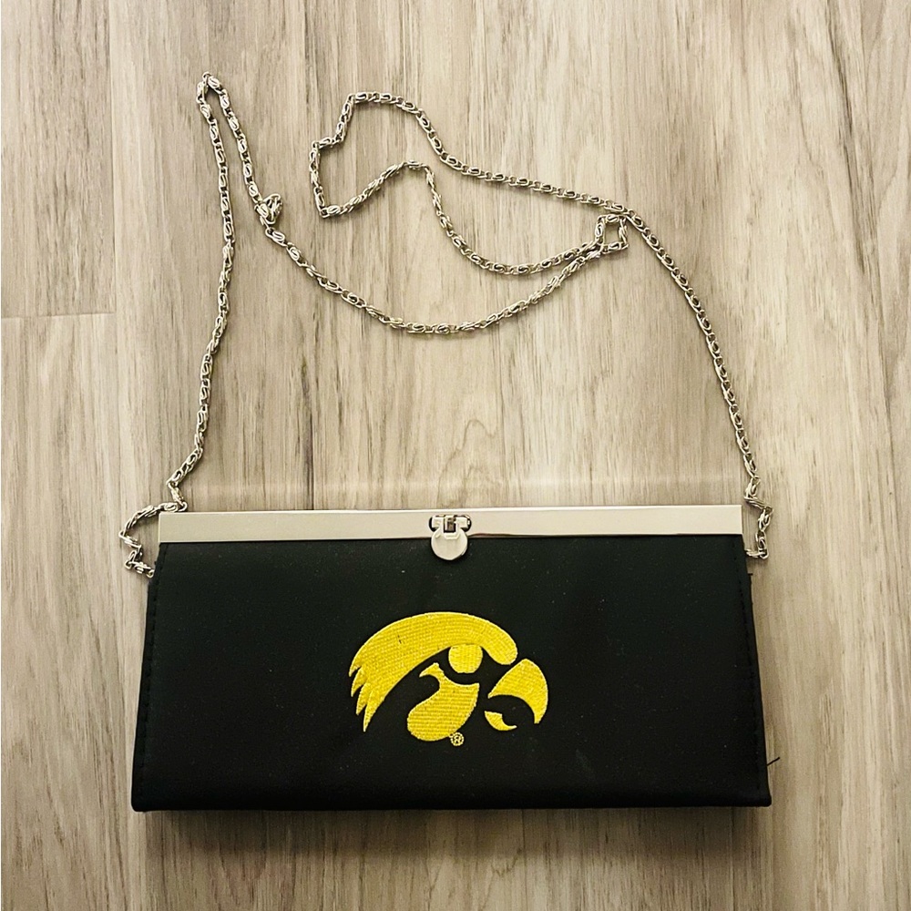 Like new Iowa Hawkeyes clutch with shoulder chain 8.5”x4”